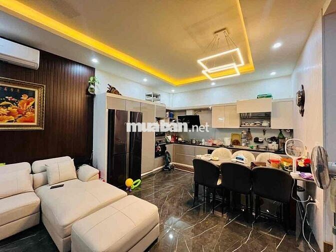 Hiếm Phố Quan Nhân, nhà đẹp ở luôn, full nội thất, cách oto tránh 10m,