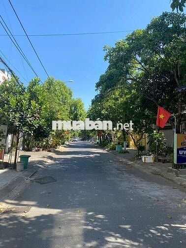 Nhà Gác Đúc, Mặt tiền Phạm Công Trứ, Hòa Xuân