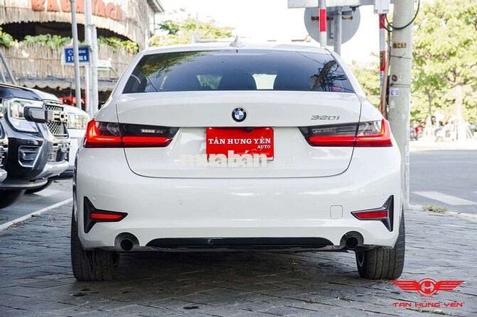 🏁 BMW 320i , sản xuất 2021  Lăn bánh mới 6v Km ,