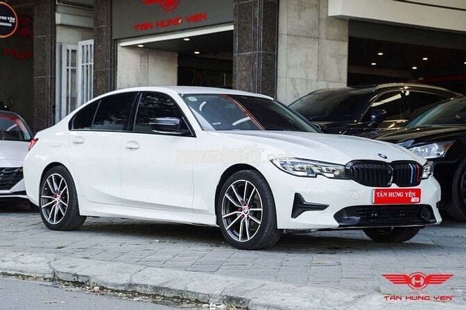 🏁 BMW 320i , sản xuất 2021  Lăn bánh mới 6v Km ,