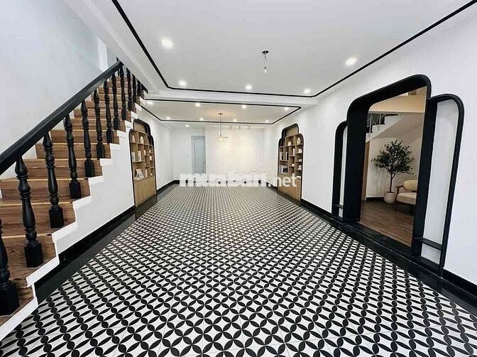 nhà Quận 1 giá rất tốt, khu vực sầm uất nhiều khách tây du lịch