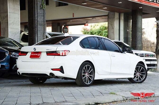 🏁 BMW 320i , sản xuất 2021  Lăn bánh mới 6v Km ,