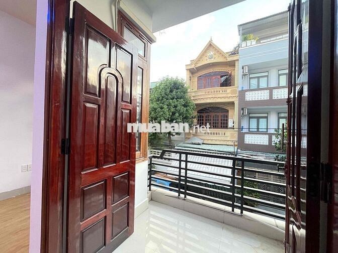 Phòng trọ rộng ban công mới xây