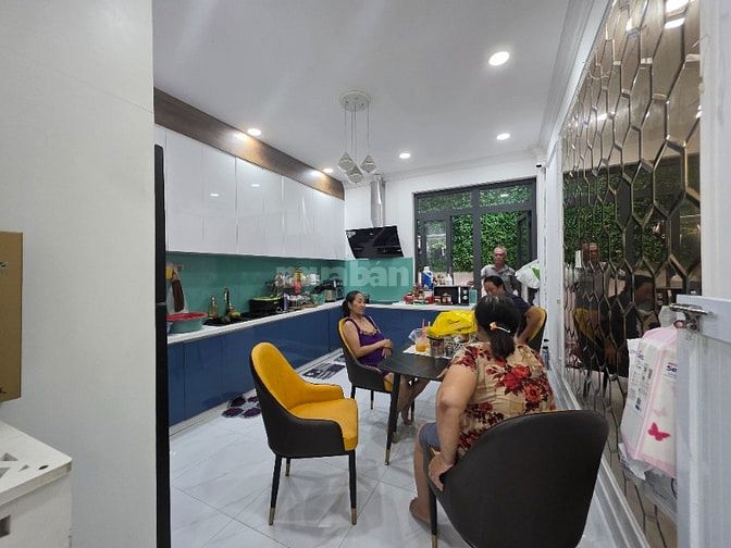 NHÀ CHÍNH CHỦ HOA HỒNG 3%. HẺM 88/69 ĐƯỜNG NGUYỄN VĂN QUỲ QUẬN 