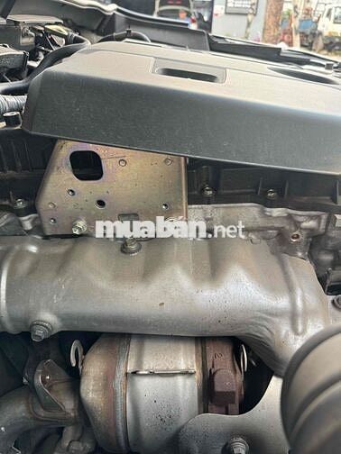 Toyota Fortuner Legender Trắng 7 chỗ