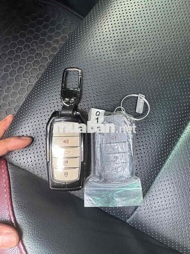 Toyota Fortuner Legender Trắng 7 chỗ