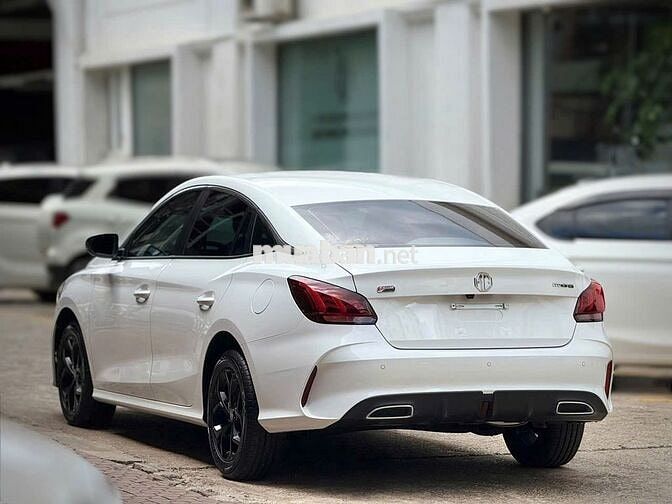 MG MG5 STD Sedan C giá hạng B