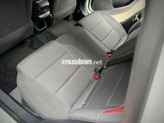 MG MG5 STD Sedan C giá hạng B