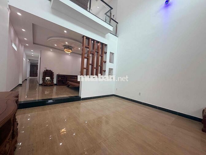 cần bán gấp nhà p thủ dầu một 4phòng ngủ