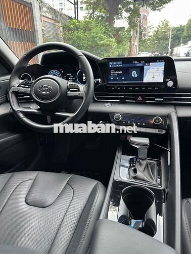 Elantra 2024 1.6 Đặc Biệt siêu lướt 10.000km