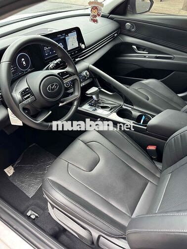 Elantra 2024 1.6 Đặc Biệt siêu lướt 10.000km