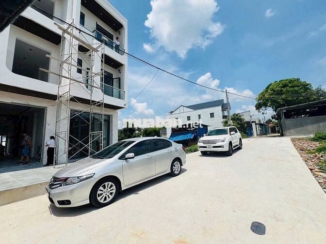 2 lô đất 8x30 sổ sẵn Phan Đăng Lưu Tân An- gần kdl Đại nam& bv Hoàn Mỹ