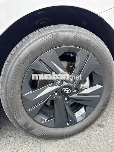Elantra 2024 1.6 Đặc Biệt siêu lướt 10.000km