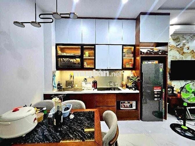 Nhà đẹp 6 tỷ phố Tôn đức Thắng - Thông Phong 26 m x 5 tầng 4 ngủ ko QH