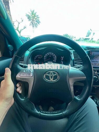 Toyota Fortuner 2014 Bạc