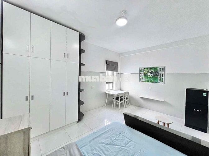 CHDV full nội thất - Thang máy - Cửa sổ Sát Cầu Nguyễn Văn Cừ Q5