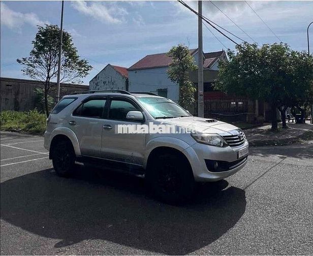 Toyota Fortuner 2014 Bạc