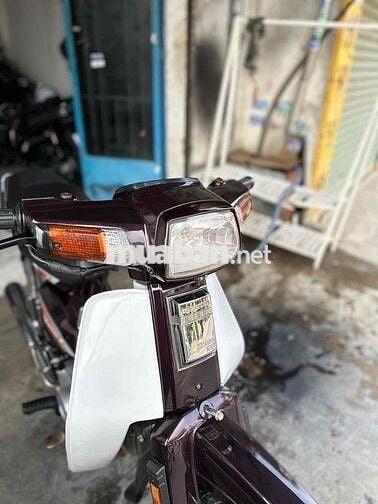 Honda Dream Thái Nâu trắng