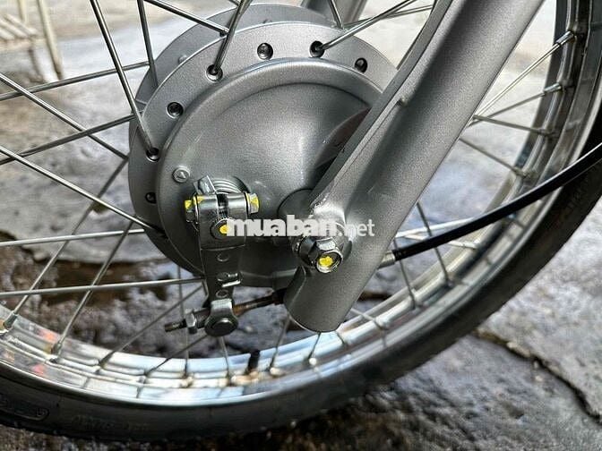 Honda Dream Thái Nâu trắng