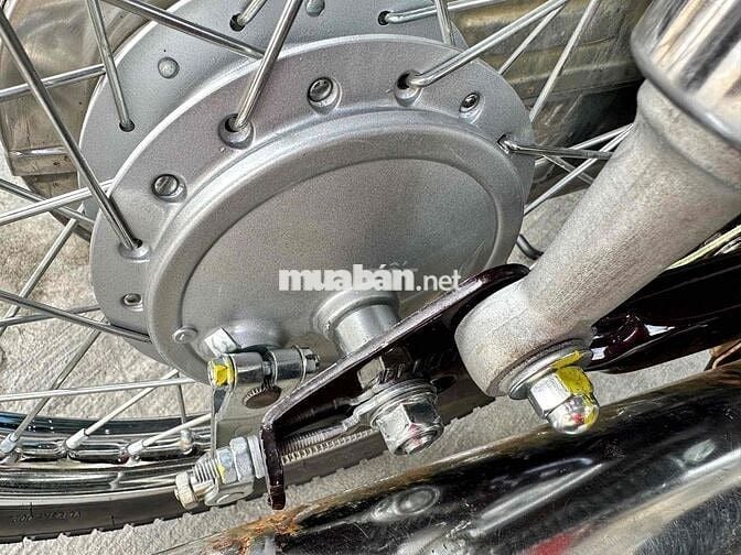 Honda Dream Thái Nâu trắng