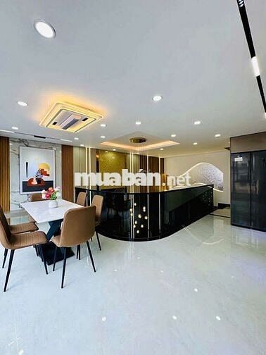 Nhà đẹp full nội thất Nguyễn Oanh