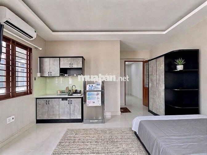 căn hộ full nội thất mới có ban công cực lớn trung tâm Phú Nhuận