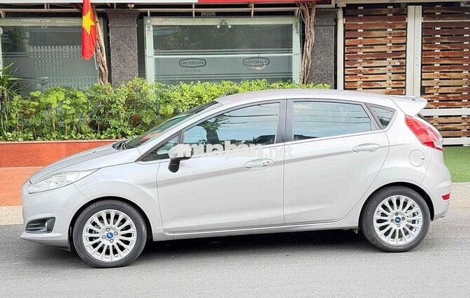 Ford Fiesta 2015 72.000 km Bạc