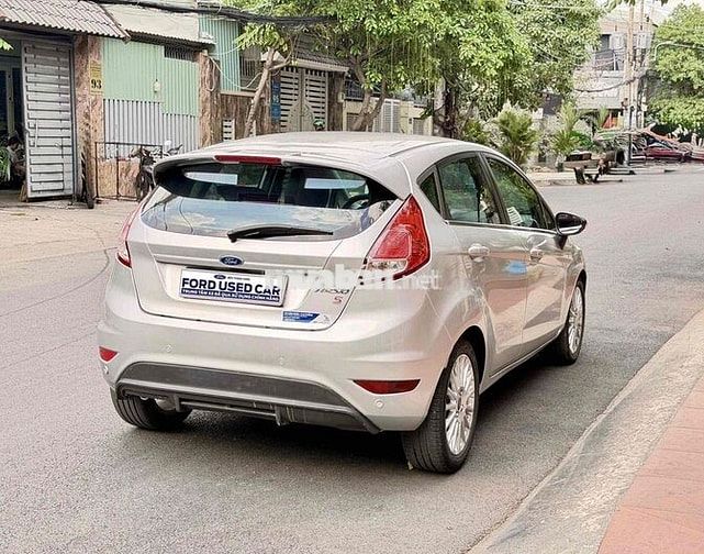 Ford Fiesta 2015 72.000 km Bạc
