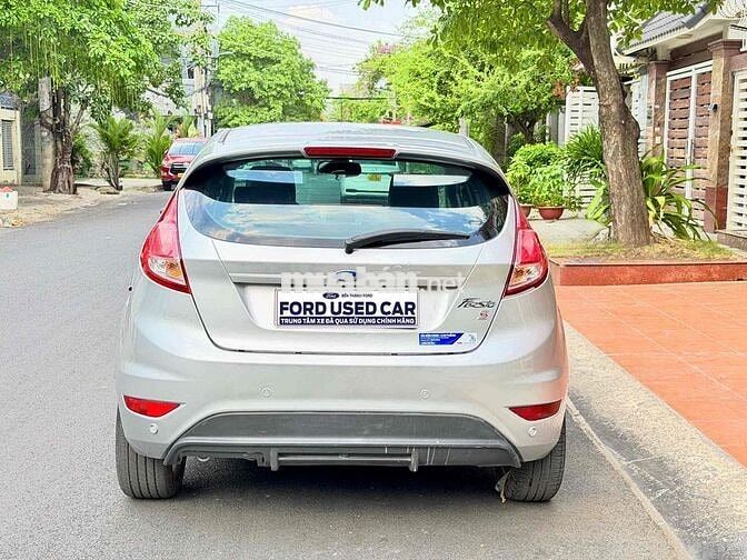Ford Fiesta 2015 72.000 km Bạc