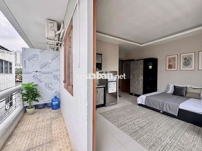 căn hộ full nội thất mới có ban công cực lớn trung tâm Phú Nhuận