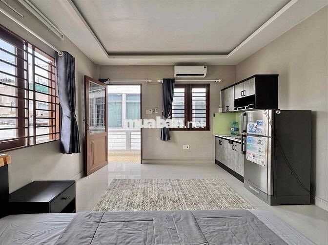 căn hộ full nội thất mới có ban công cực lớn trung tâm Phú Nhuận