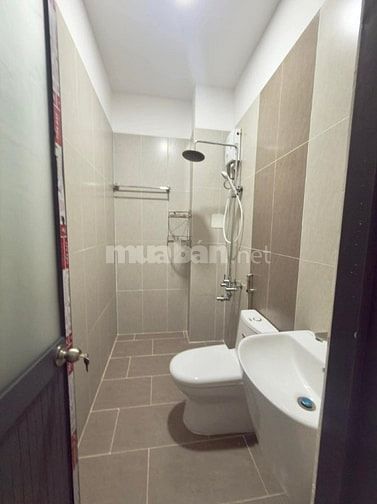 Bán nhà đường Trần Phú Q.5 ngya CV nước Đại Thế Giới 3,4m x 12m