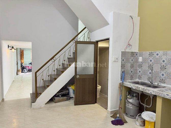 Bán nhà đường Trần Phú Q.5 ngya CV nước Đại Thế Giới 3,4m x 12m