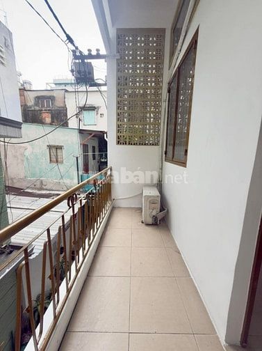Bán nhà đường Trần Phú Q.5 ngya CV nước Đại Thế Giới 3,4m x 12m