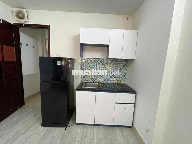 CHO THUÊ PHÒNG BAN CÔNG & CỬA SỔ CÓ THANG MÁY NGAY GẦN CHỢ TÂN ĐỊNH