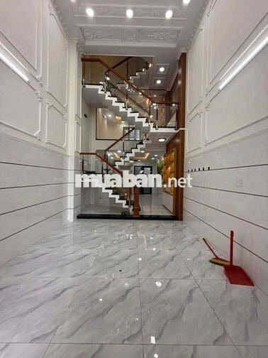 Nhà 1 trệt 1 lửng 3 lầu đường số 6 BHH B bình tân