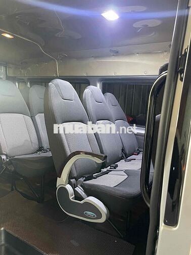 Ford Transit 2022 Bạc 16 chỗ