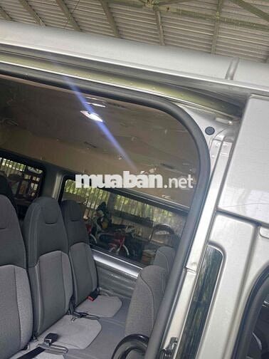 Ford Transit 2022 Bạc 16 chỗ