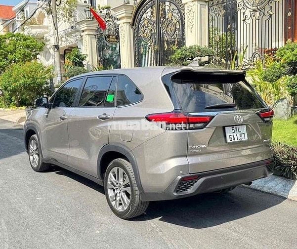 Innova Cross HEV 2023 chất xe cực kì đẹp