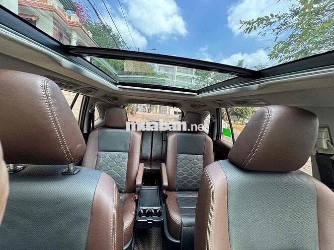 Innova Cross HEV 2023 chất xe cực kì đẹp