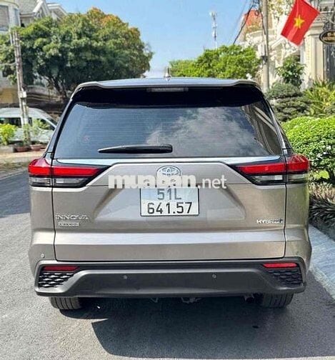 Innova Cross HEV 2023 chất xe cực kì đẹp