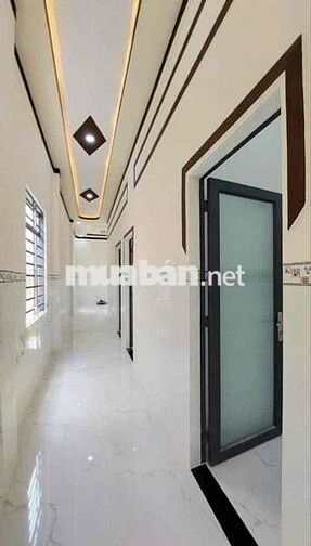 cần bán gấp nhà cấp 4 ngay chợ qui đức,xã long hưng