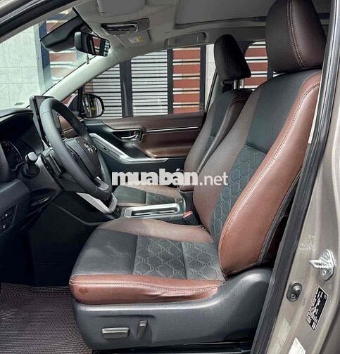 Innova Cross HEV 2023 chất xe cực kì đẹp