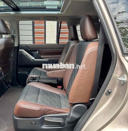 Innova Cross HEV 2023 chất xe cực kì đẹp