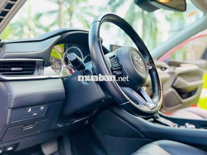 Mazda 6 2020 2.0 Lux đi ít, màu đẹp, tiện nghi