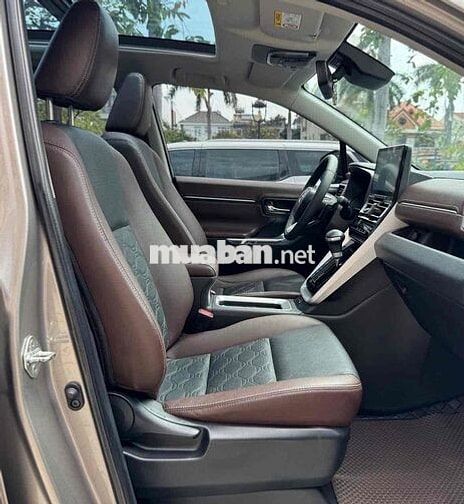 Innova Cross HEV 2023 chất xe cực kì đẹp