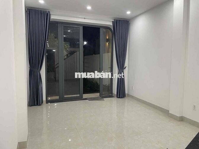 6,8 tỷ có nhà 3 tầng hẻm xe hơi, Linh xuân Thủ Đức (120m2)