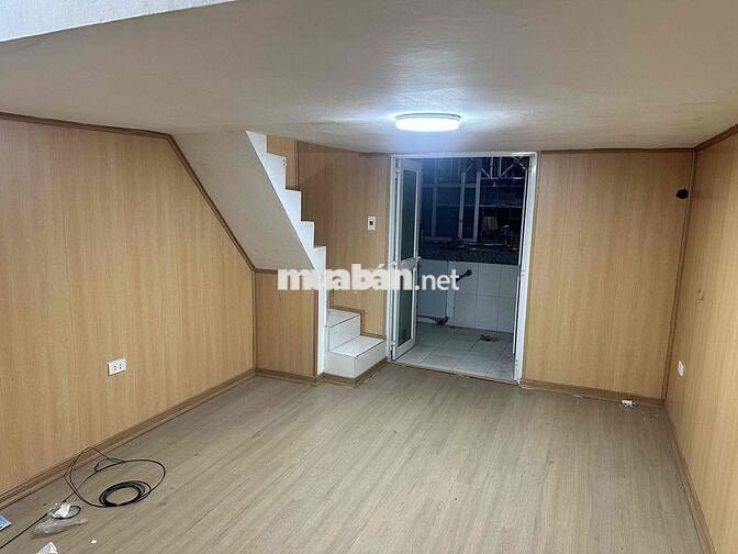 BÁN NHÀ TẬP THỂ TẦNG 3 - LÒ ĐÚC - SỔ RIÊNG