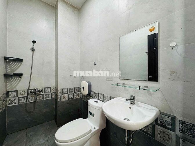 STUDIO BAN CÔNG - GẦN BẾN XE QUẬN 8 - GIÁP QUẬN 1,5,6,10,11