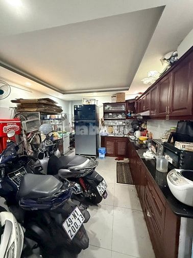 Bán nhà MT Nguyễn Thanh Tuyền,P2,Tân Bình.DT 4x13.5m- Đúc 5 tầng. 